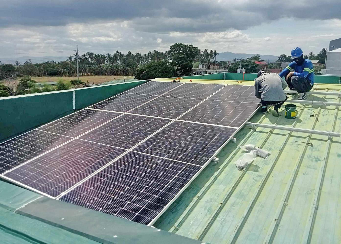 https://cdn.manilastandard.net/wp-content/uploads/2025/02/pdo-solar-panels.jpeg